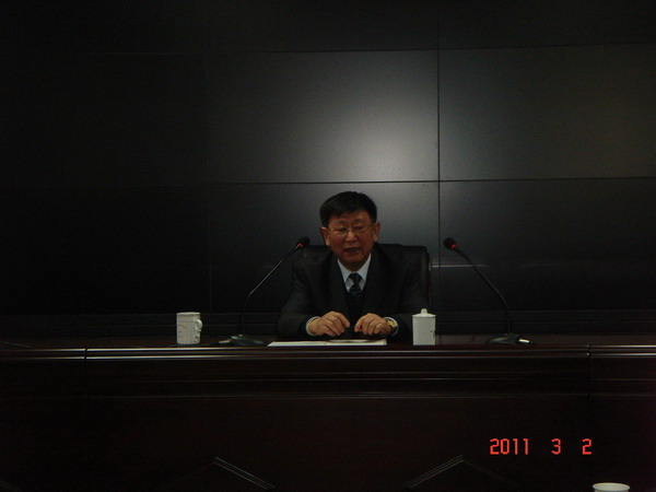 集團董事席華武總經(jīng)理、王重樂副總經(jīng)理，集團書記張正山親臨培訓(xùn)現(xiàn)場為大家授課